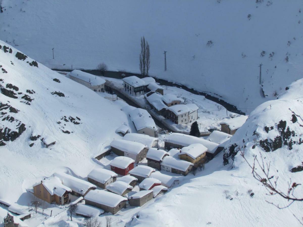 Albergue De Portilla Portilla de la Reina Екстериор снимка